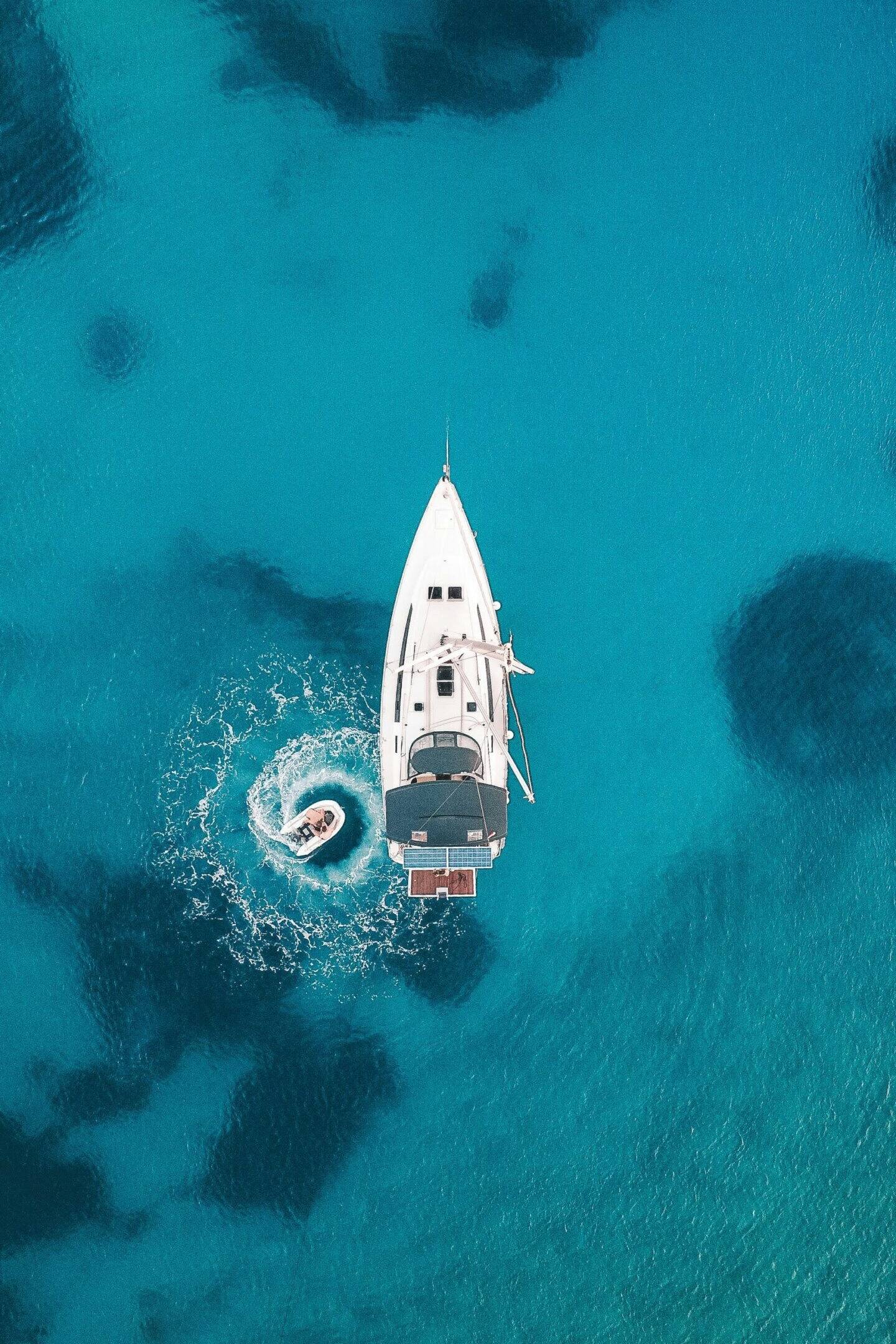 Lacovia Lifestyle Boat